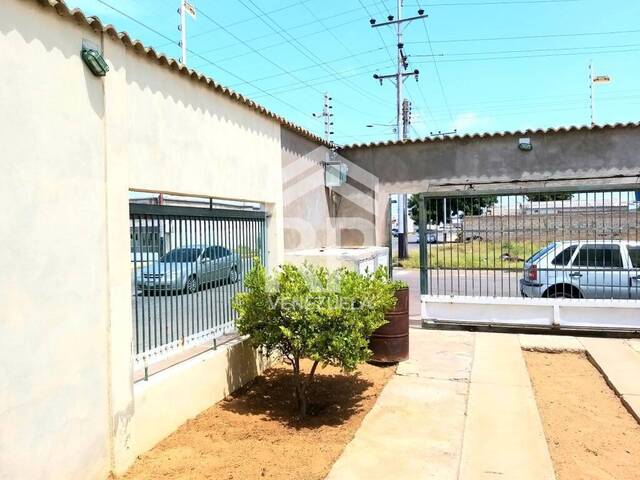 Casa para Venta en Punto Fijo - 4