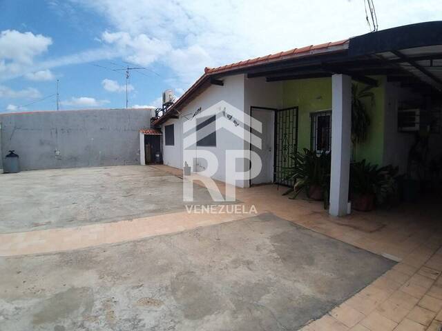 #SGC-170 - Casa para Venta en Punto Fijo - I