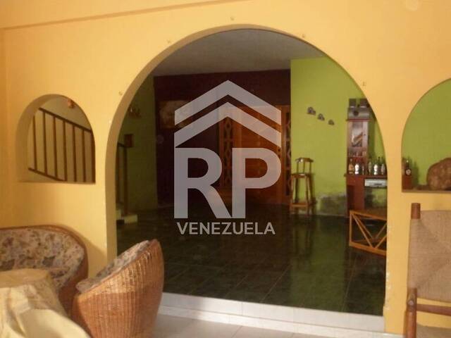 Casa para Venta en Punto Fijo - 4