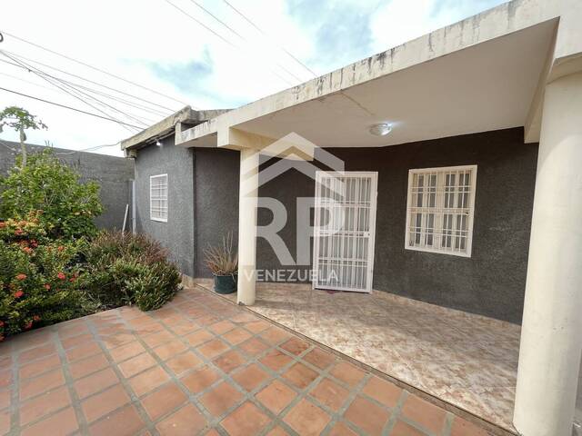 Casa para Venta en Punto Fijo - 5