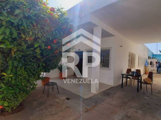 Casa para Venta en Punto Fijo - 4