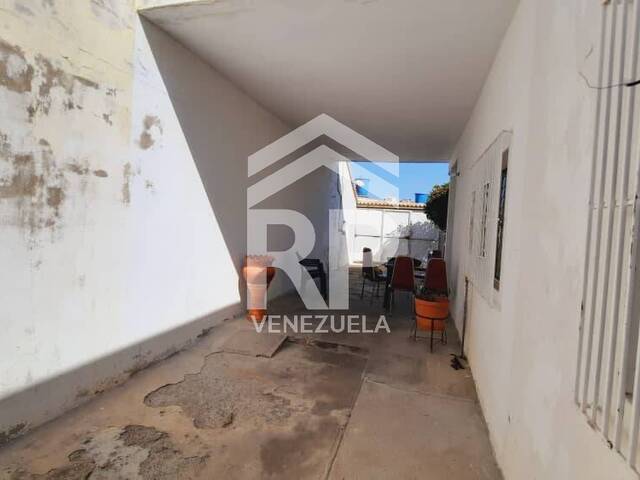 Casa para Venta en Punto Fijo - 5