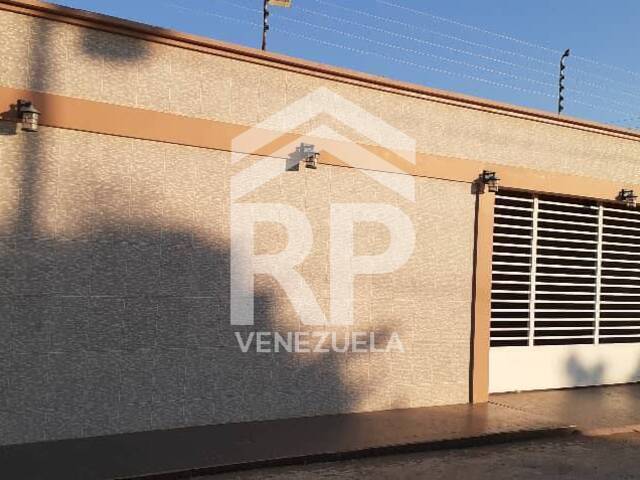 Casa para Venta en Punto Fijo - 5