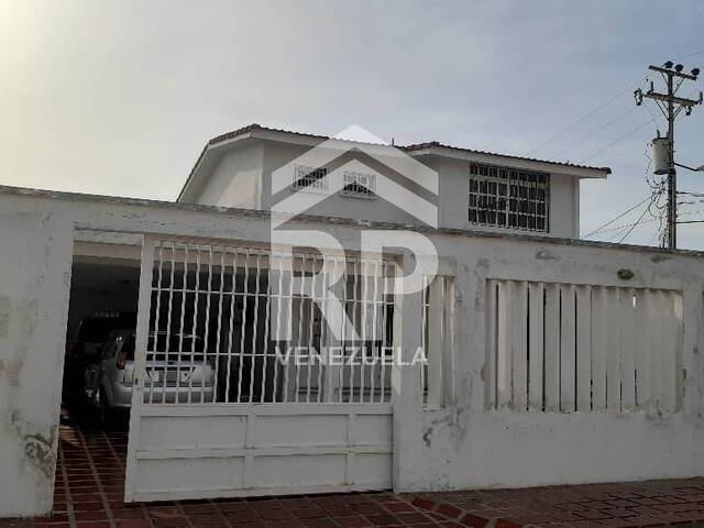 Casa para Venta en Punto Fijo - 4