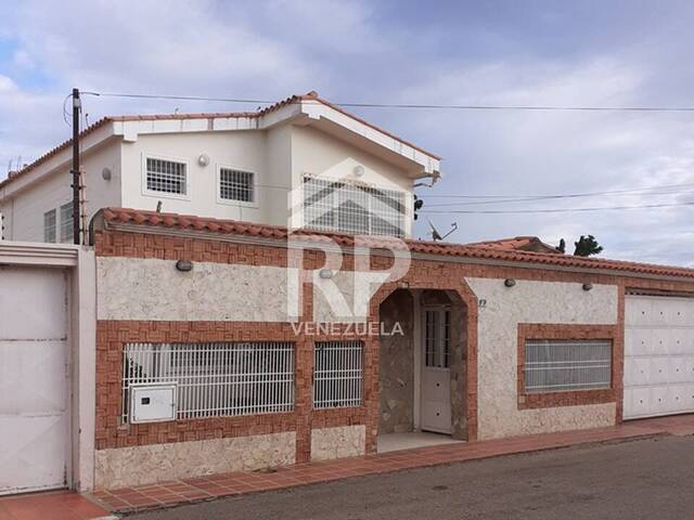 #SGC-332 - Casa para Venta en Santa Ana de Coro - I