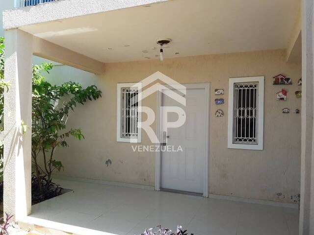 #SGC-107 - Casa para Venta en Punto Fijo - I