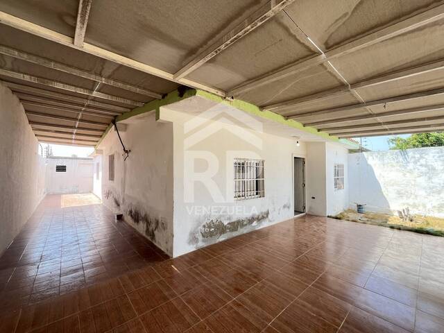 #SGC-420 - Casa para Venta en Punto Fijo - I