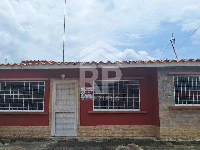 #ELRC-005 - Casa para Venta en Araure - P