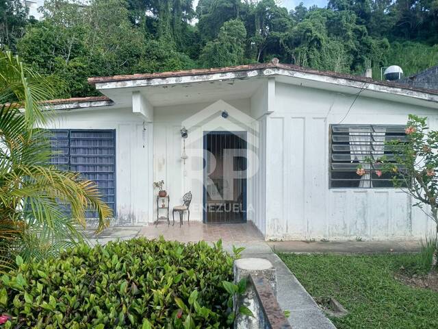 #AMC-002 - Casa para Venta en Carrizal - M