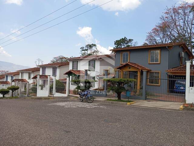 #1084 - Casa para Venta en San Cristóbal - S