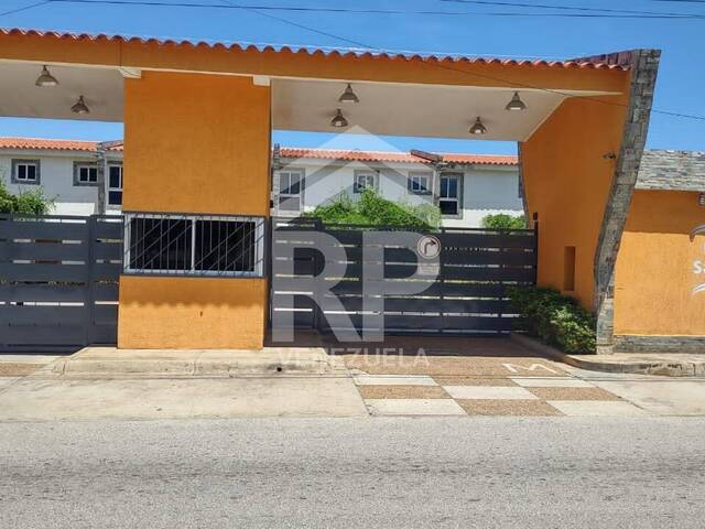 #CAC-004 - Casa para Venta en Pampatar - O