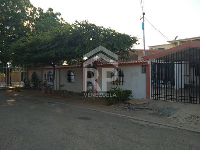 #PLC-009 - Casa para Venta en Maracaibo - V